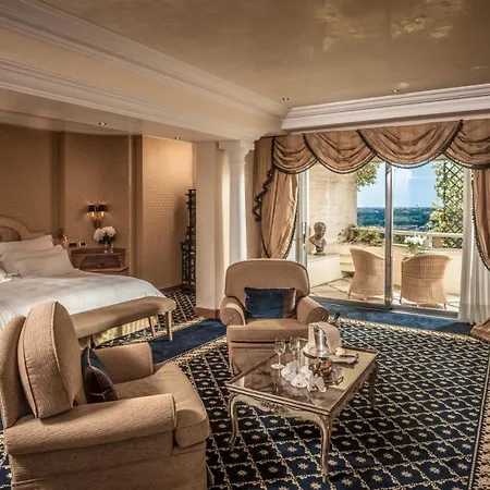 Feriested Cavalieri, A Waldorf Astoria