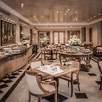 Üdülőközpont Cavalieri, A Waldorf Astoria Róma
