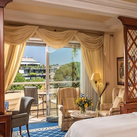 Cavalieri, A Waldorf Astoria Station touristique