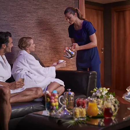 Cavalieri, A Waldorf Astoria 5* Roma