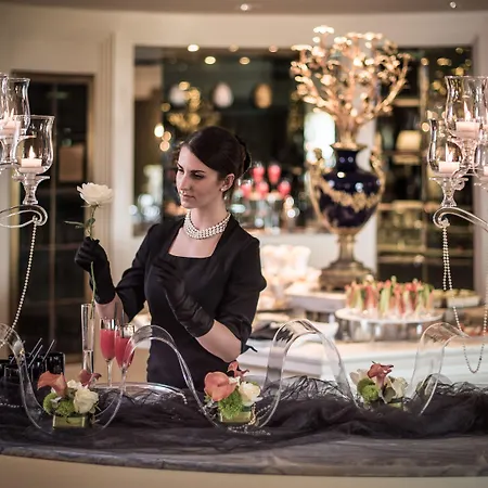 Üdülőközpont Cavalieri, A Waldorf Astoria Róma