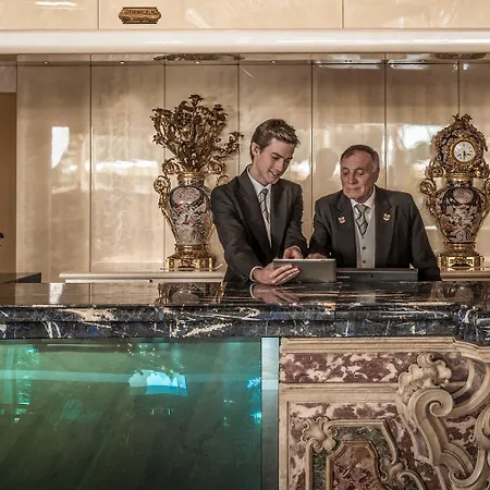 Üdülőközpont Cavalieri, A Waldorf Astoria 5*