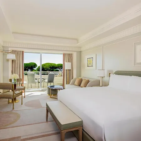 Cavalieri, A Waldorf Astoria Roma