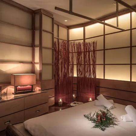 Üdülőközpont Cavalieri, A Waldorf Astoria 5*